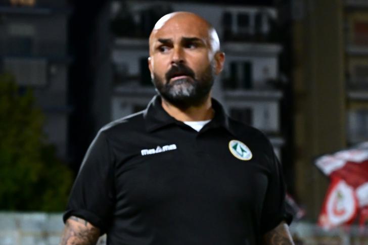 L'allenatore dell'Avellino Raffaele Biancolino