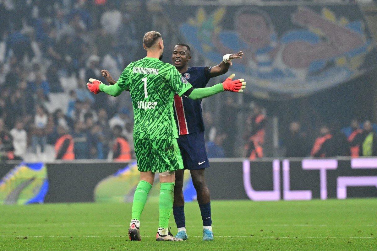 Gigio Donnarumma e Willian Pacho del Paris Saint-Germain