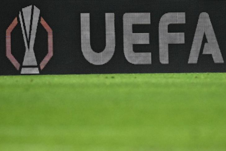 Un cartellone a led dell'Europa League