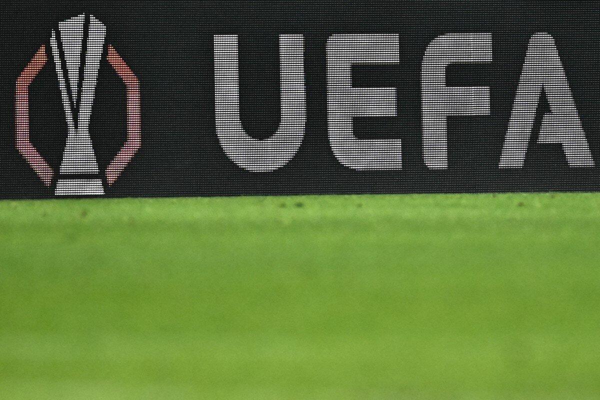 Un cartellone a led dell'Europa League