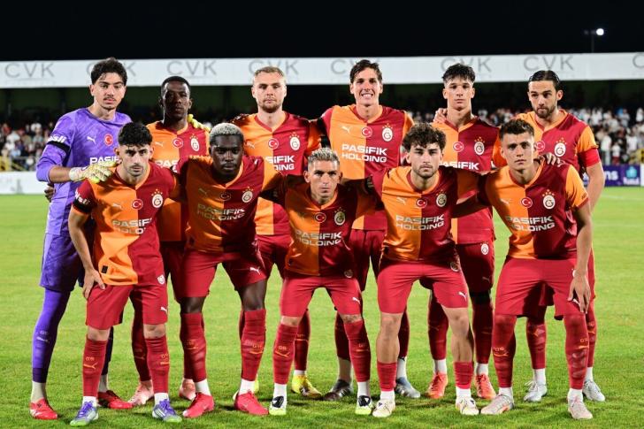 La formazione del Galatasaray nella prima amichevole 2025-2026