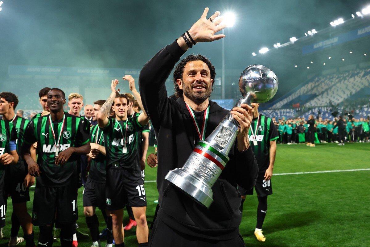 L'allenatore del Sassuolo Fabio Grosso festeggia la vittoria della Serie B