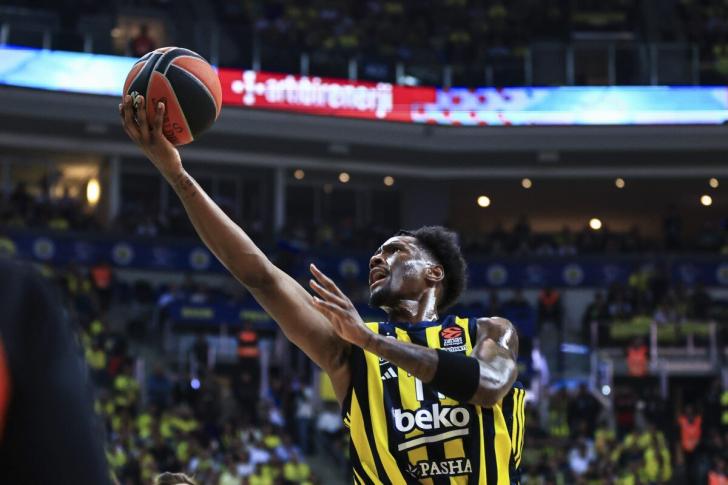 Nigel Heyes Davis del Fenerbahce
