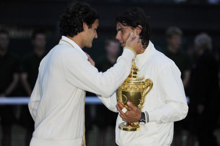 Rafa Nadal dopo la vittoria con Roger Federer a Wimbledon 2008