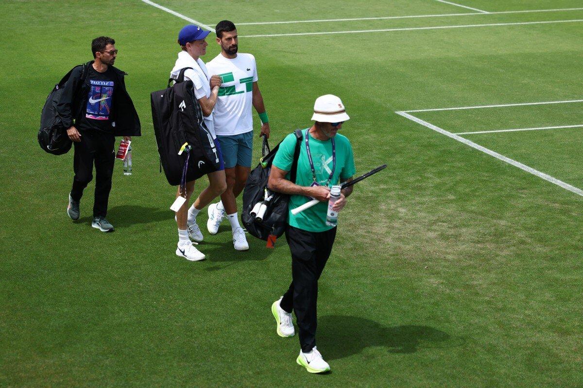 Jannik Sinner e Novak Djokovic in allenamento a Wimbledon