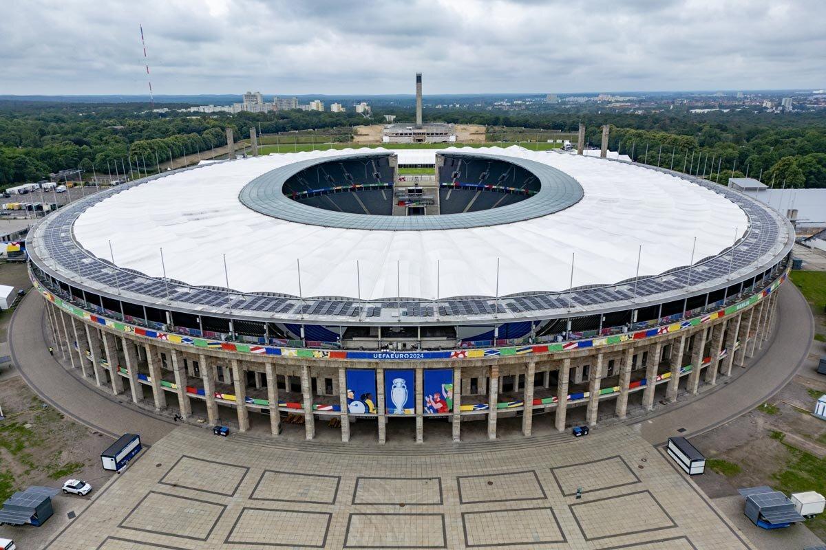 lo stadio di Berlino teatro della finale tra Spagna e Inghilterra