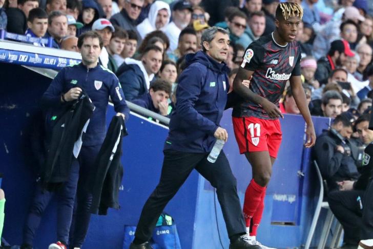 L'allenatore dell'Athletic Club di Bilbao Ernesto Valverde con Nico Williams