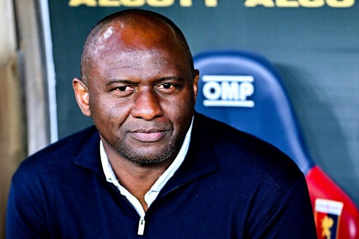 L'allenatore del Genoa Patrick Vieira
