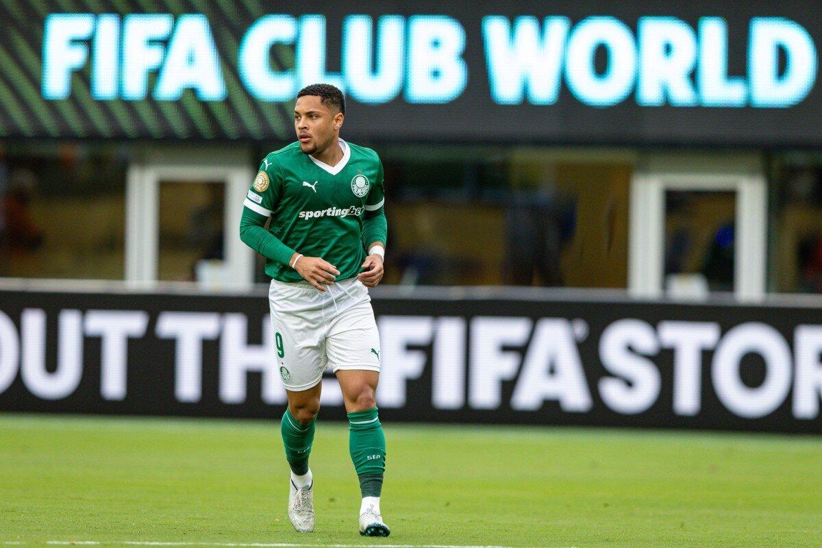 Vitor Roque del Palmeiras