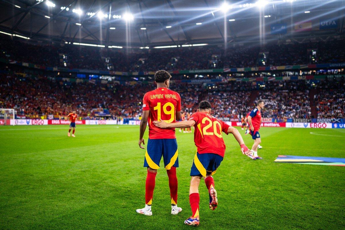Lamine Yamal e Pedri della Spagna